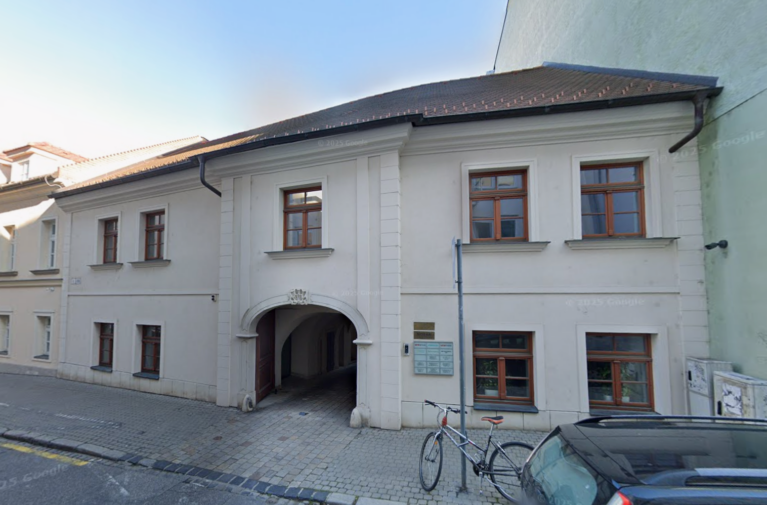 IURIS HOUSE