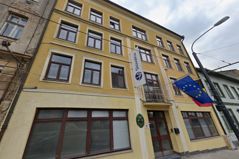 Karpatská 8