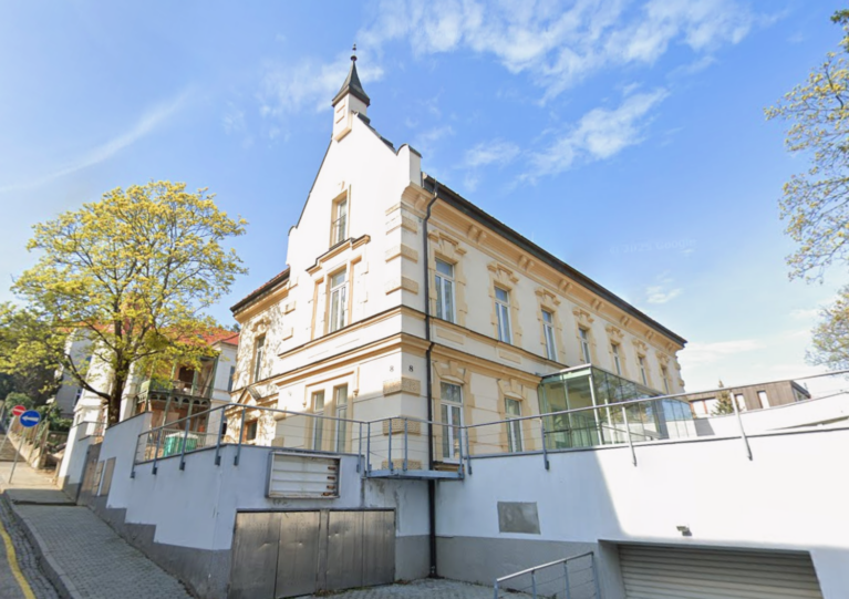Kuzmányho 8