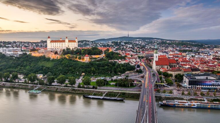 Bratislavské kancelárie vstúpili do roka 2026 vo výbornej kondícii. Dopyt rastie a kvalitných priestorov ubúda